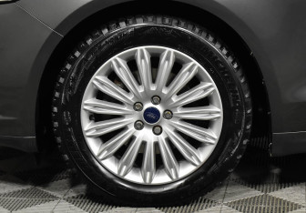 Подержанный автомобиль Ford Mondeo Sedan 2016 года (7 фото)