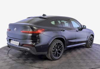 Подержанный автомобиль BMW X4 2021 года (5 фото)