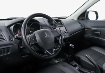 Подержанный автомобиль Mitsubishi ASX 2019 года (8 фото)