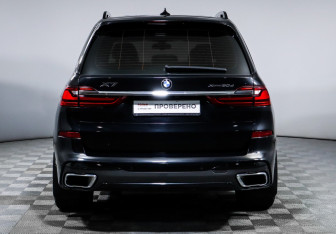Подержанный автомобиль BMW X7 2019 года (6 фото)