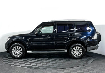 Подержанный автомобиль Mitsubishi Pajero 2008 года (8 фото)