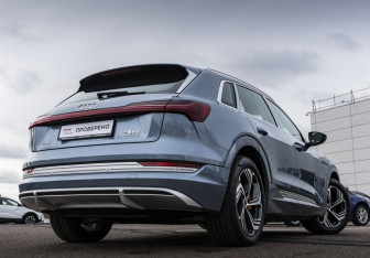Новый Audi e-tron 2022 (7 фото)