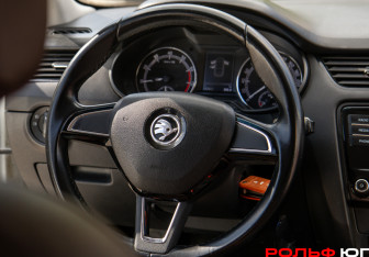 Подержанный автомобиль Skoda Octavia Liftback 2018 года (11 фото)
