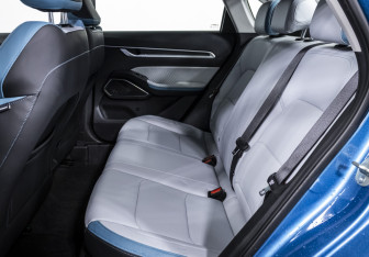 Подержанный автомобиль Geely Emgrand 2023 года (15 фото)