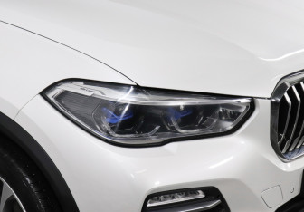 Подержанный автомобиль BMW X5 2019 года (7 фото)