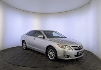 Подержанный автомобиль Toyota Camry Sedan 2011 года (3 фото)