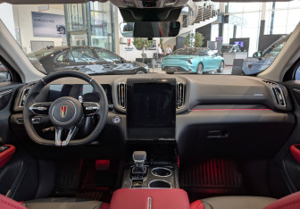 Новый Hongqi HS3 2024 (10 фото)