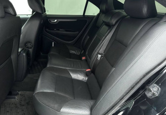 Подержанный автомобиль Volvo S60 2008 года (10 фото)