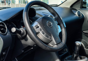 Подержанный автомобиль Nissan Qashqai 2010 года (13 фото)