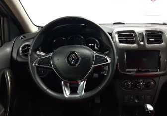 Подержанный автомобиль Renault Sandero 2020 года (20 фото)