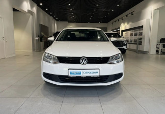 Подержанный автомобиль Volkswagen Jetta Sedan 2012 года (2 фото)