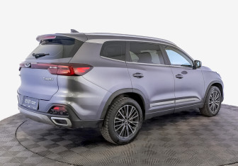 Подержанный автомобиль Chery Tiggo 8 2023 года (5 фото)