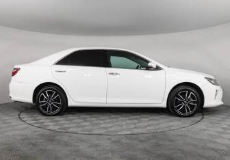 Подержанный автомобиль Toyota Camry Sedan 2017 года (4 фото)
