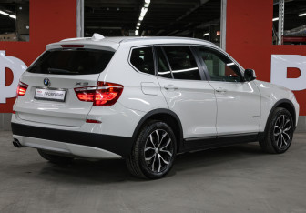 Подержанный автомобиль BMW X3 2014 года (5 фото)
