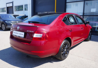 Подержанный автомобиль Skoda Octavia Liftback 2016 года (5 фото)