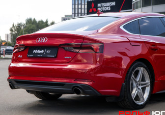 Подержанный автомобиль Audi A5 Liftback 2019 года (19 фото)