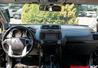 Подержанный автомобиль Toyota Land Cruiser Prado 2013 года (10 фото)
