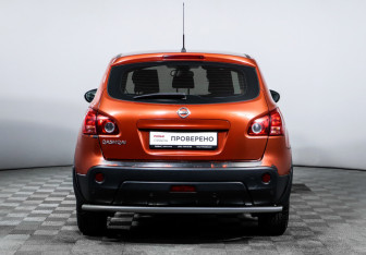 Подержанный автомобиль Nissan Qashqai 2007 года (6 фото)