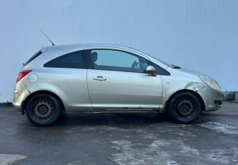 Подержанный автомобиль Opel Corsa 2008 года (4 фото)