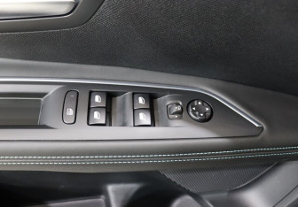 Подержанный автомобиль Peugeot 5008 Suv 2022 года (11 фото)