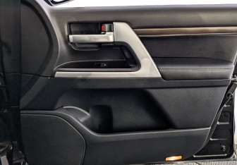 Подержанный автомобиль Toyota Land Cruiser Suv 2019 года (25 фото)