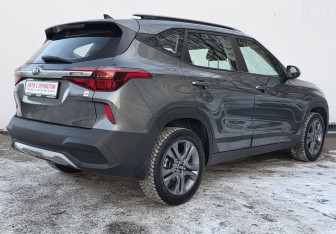 Подержанный автомобиль Kia Seltos 2021 года (5 фото)