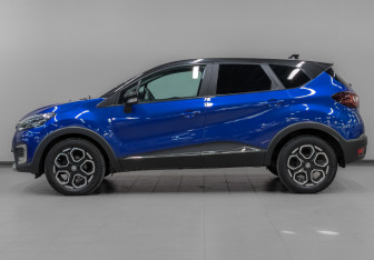 Подержанный автомобиль Renault Kaptur 2022 года (8 фото)