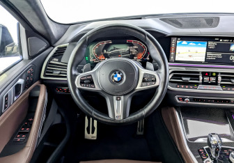 Подержанный автомобиль BMW X6 2020 года (22 фото)