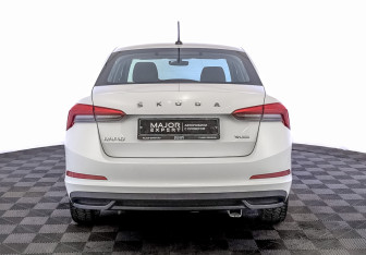 Подержанный автомобиль Skoda Rapid Liftback 2021 года (6 фото)