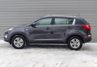 Подержанный автомобиль Kia Sportage 2012 года (8 фото)