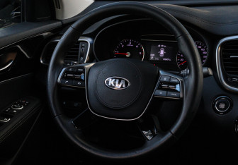 Подержанный автомобиль Kia Sorento 2018 года (11 фото)