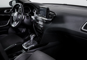 Подержанный автомобиль Kia Ceed Wagon 2019 года (9 фото)