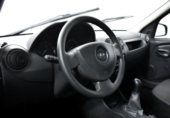 Подержанный автомобиль LADA (ВАЗ) Largus Wagon 2013 года (9 фото)