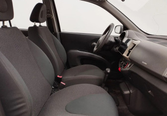 Подержанный автомобиль Nissan Micra Hatchback 2005 года (10 фото)