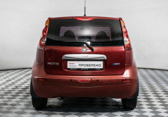 Подержанный автомобиль Nissan Note 2011 года (6 фото)