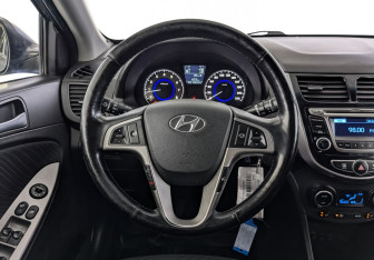 Подержанный автомобиль Hyundai Solaris Sedan 2014 года (21 фото)