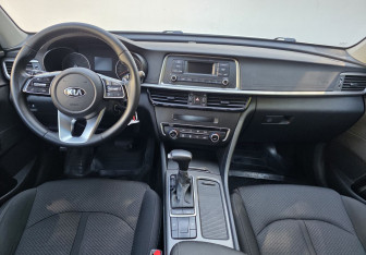 Подержанный автомобиль Kia Optima Sedan 2019 года (11 фото)