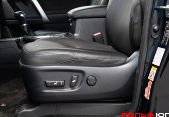 Подержанный автомобиль Toyota Land Cruiser Prado 2018 года (17 фото)