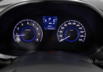 Подержанный автомобиль Hyundai Solaris Sedan 2013 года (12 фото)