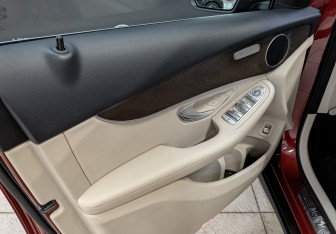 Подержанный автомобиль Mercedes-Benz GLC Coupe 2019 года (19 фото)