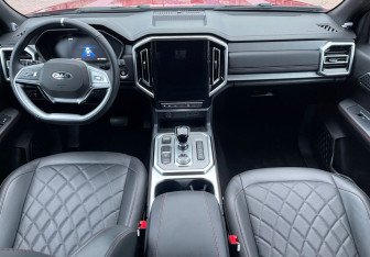 Подержанный автомобиль JAC T9 2024 года (11 фото)