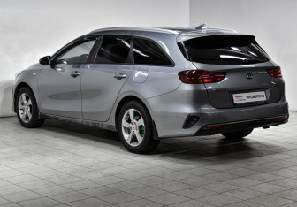 Подержанный автомобиль Kia Ceed Wagon 2019 года (7 фото)
