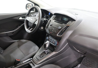 Подержанный автомобиль Ford Focus Wagon 2016 года (12 фото)