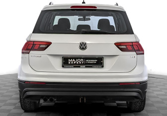 Подержанный автомобиль Volkswagen Tiguan 2017 года (6 фото)