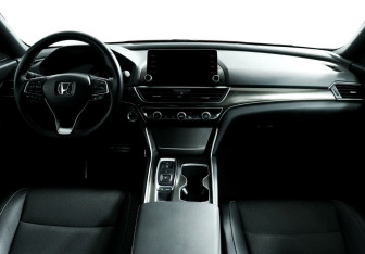 Подержанный автомобиль Honda Accord Sedan 2021 года (10 фото)