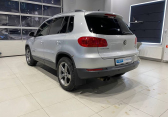 Подержанный автомобиль Volkswagen Tiguan 2013 года (6 фото)