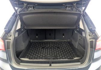 Подержанный автомобиль BMW X1 2018 года (10 фото)