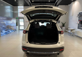 Подержанный автомобиль Mazda CX-9 2018 года (9 фото)