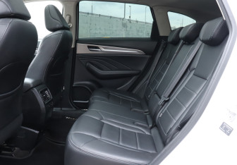 Подержанный автомобиль Haval F7 2021 года (10 фото)