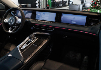 Подержанный автомобиль Voyah Free 2022 года (7 фото)